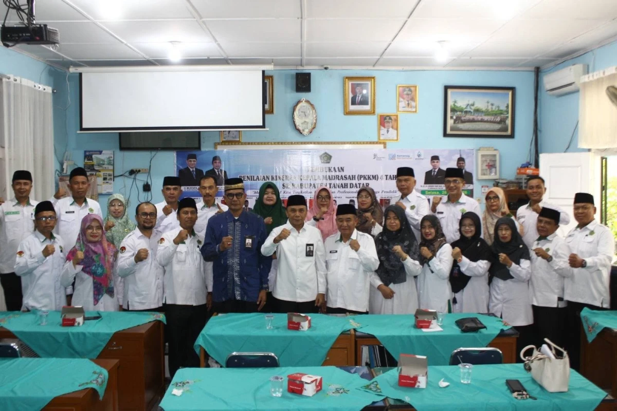 Evaluasi Kepemimpinan, 16 Kepala Madrasah di Tanah Datar Jalani PKKM Empat Tahunan