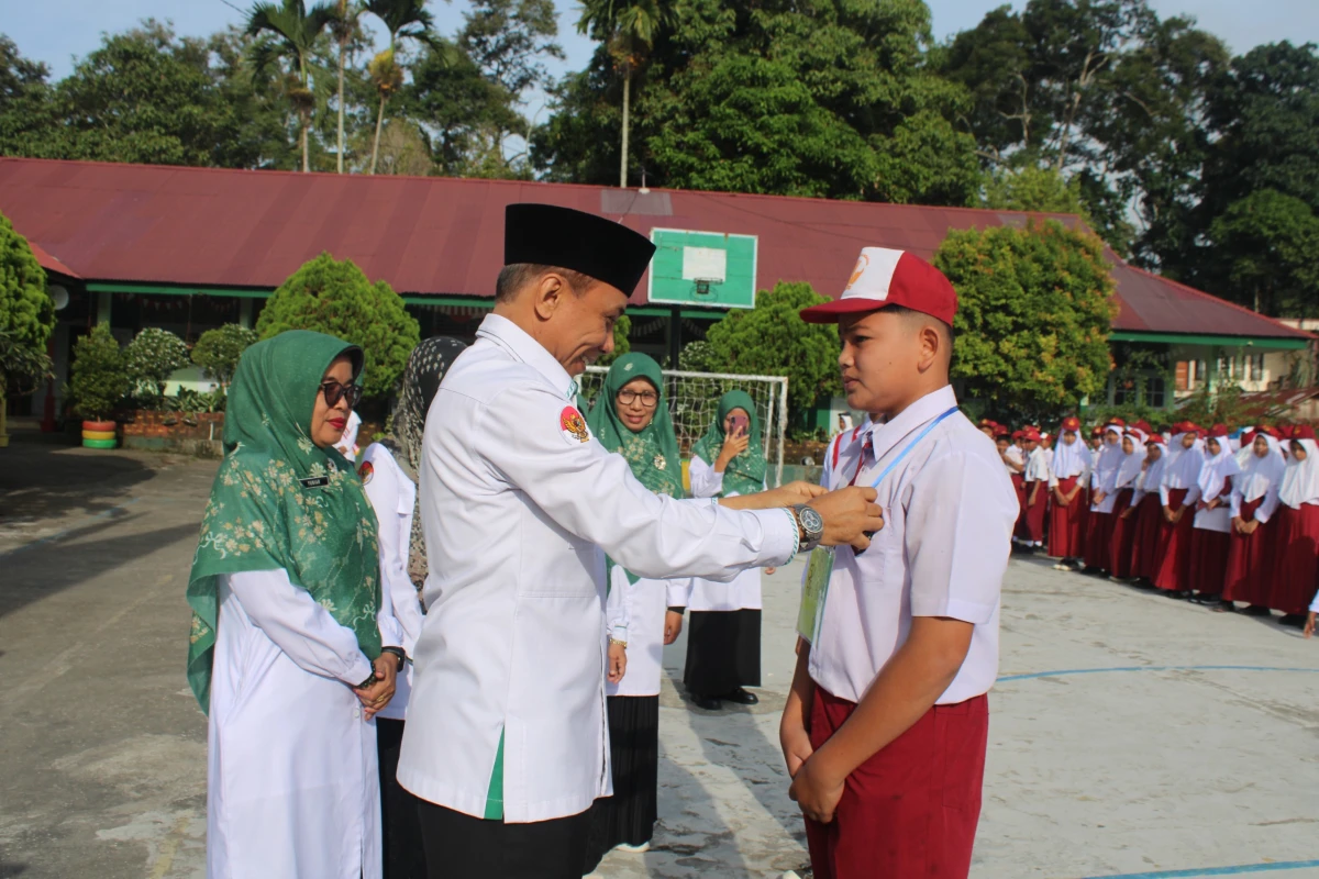 Tahun Pelajaran 2026/2027 Dimulai, Kakankemenag Tanah Datar Buka MATAMUDA di MTsN 12